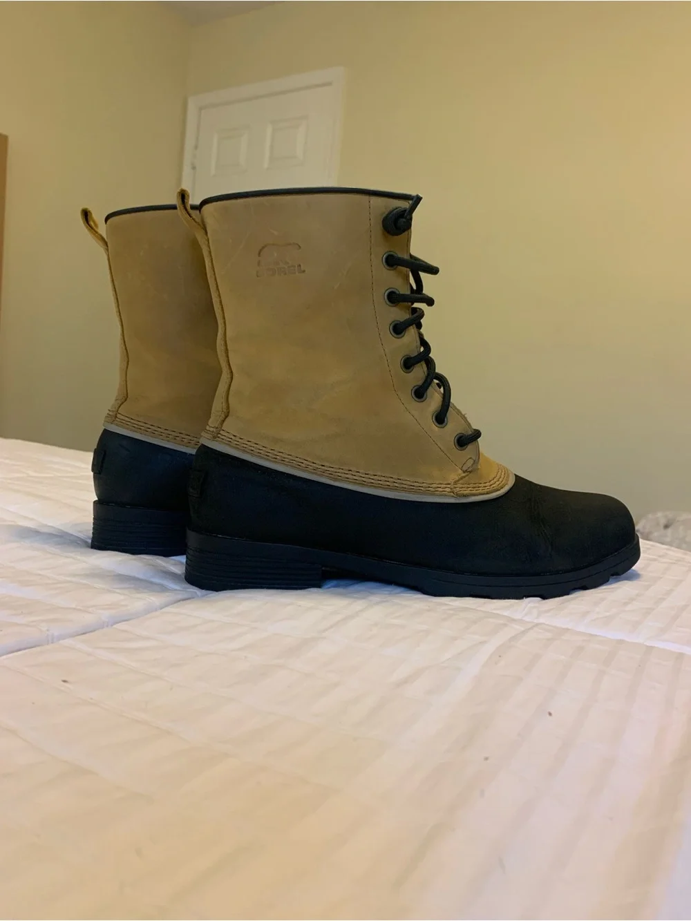 Sorel Women's Tan and Black Lace-Up Waterproof Winter Boots